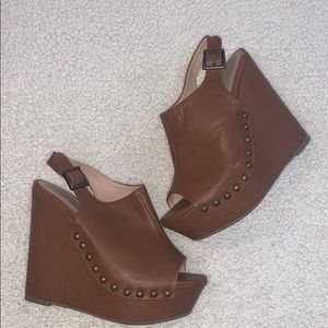 Wedge shoe 8 1/2 Brown/ Rust color